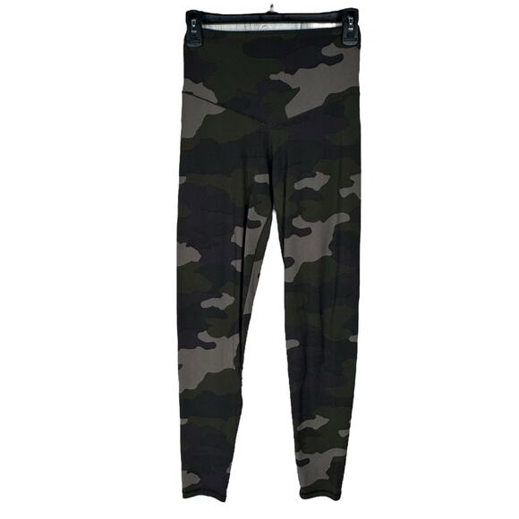 Offline by Aerie Medium 7/8 Leggings Real Me Hi-Rise Stretch Soft Green Camo - Picture 1 of 5